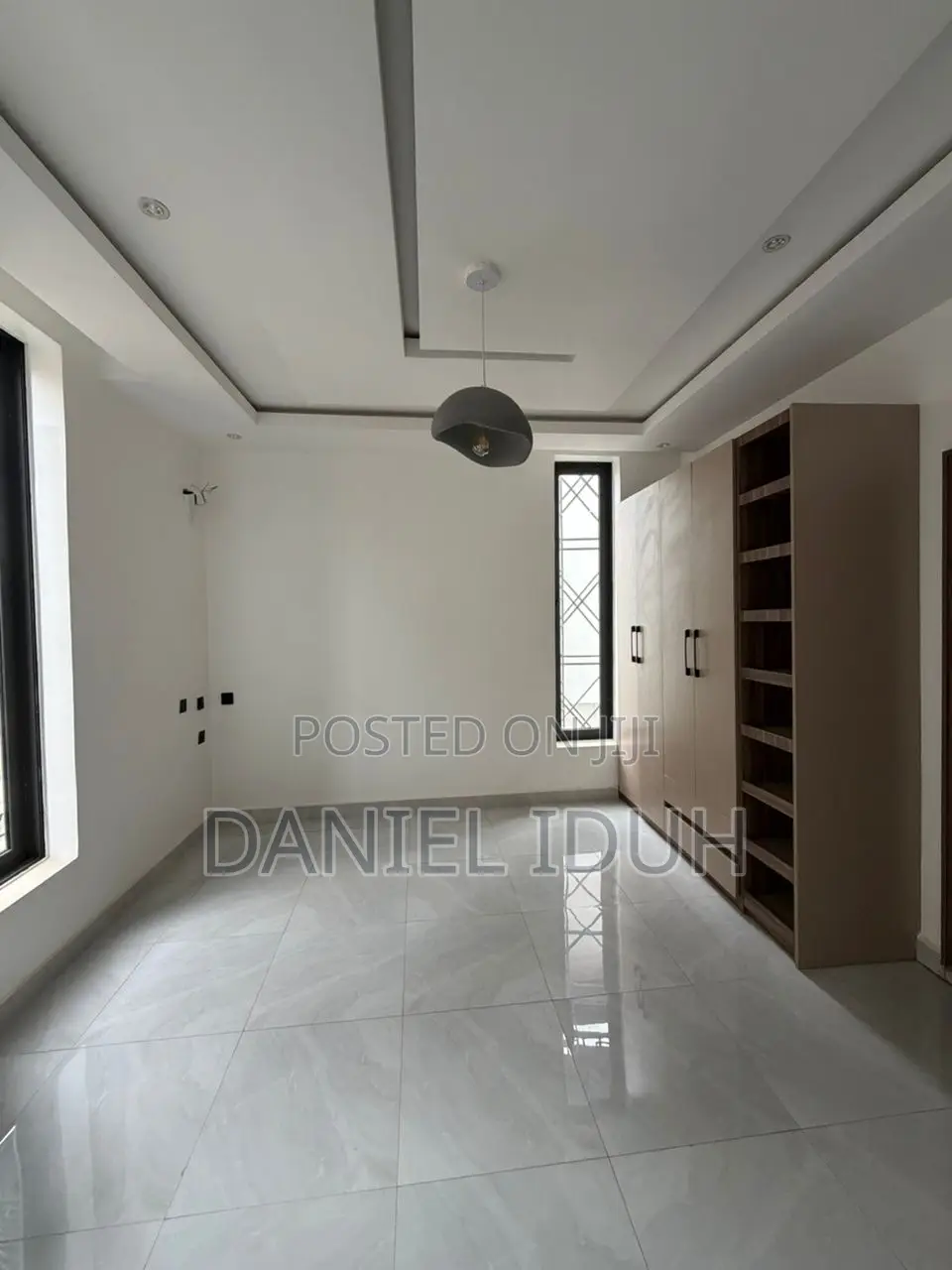 5bdrm Duplex in Apo Resettlement for sale in Apo Resettlement