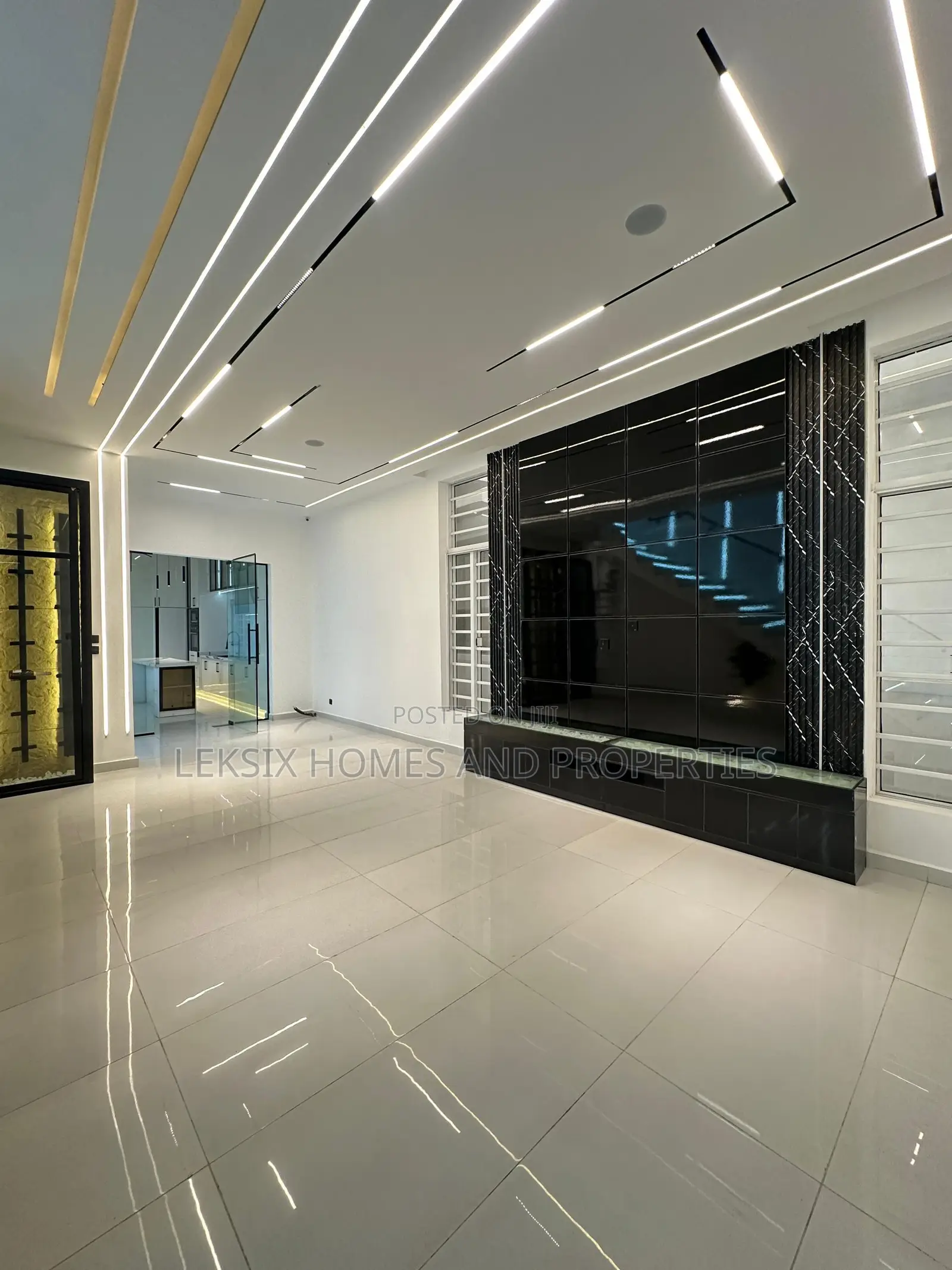5bdrm Duplex in A Well Secured, Ologolo for sale in Ologolo