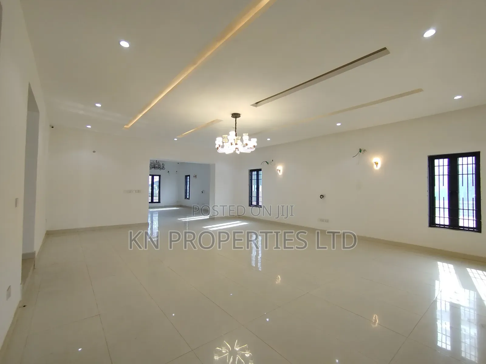 7bdrm Mansion in Gusape, Guzape District for sale in Guzape District