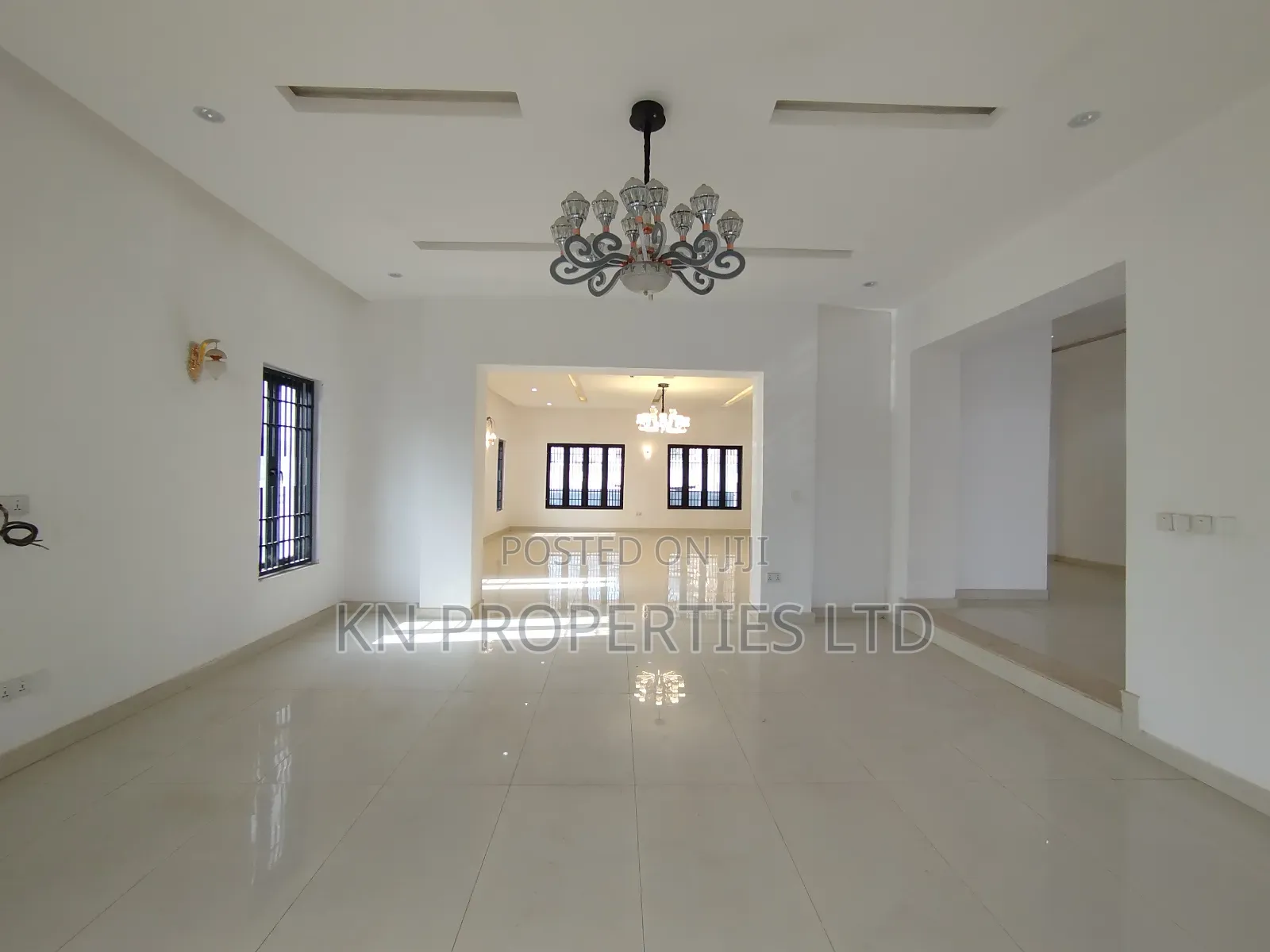 7bdrm Mansion in Gusape, Guzape District for sale in Guzape District