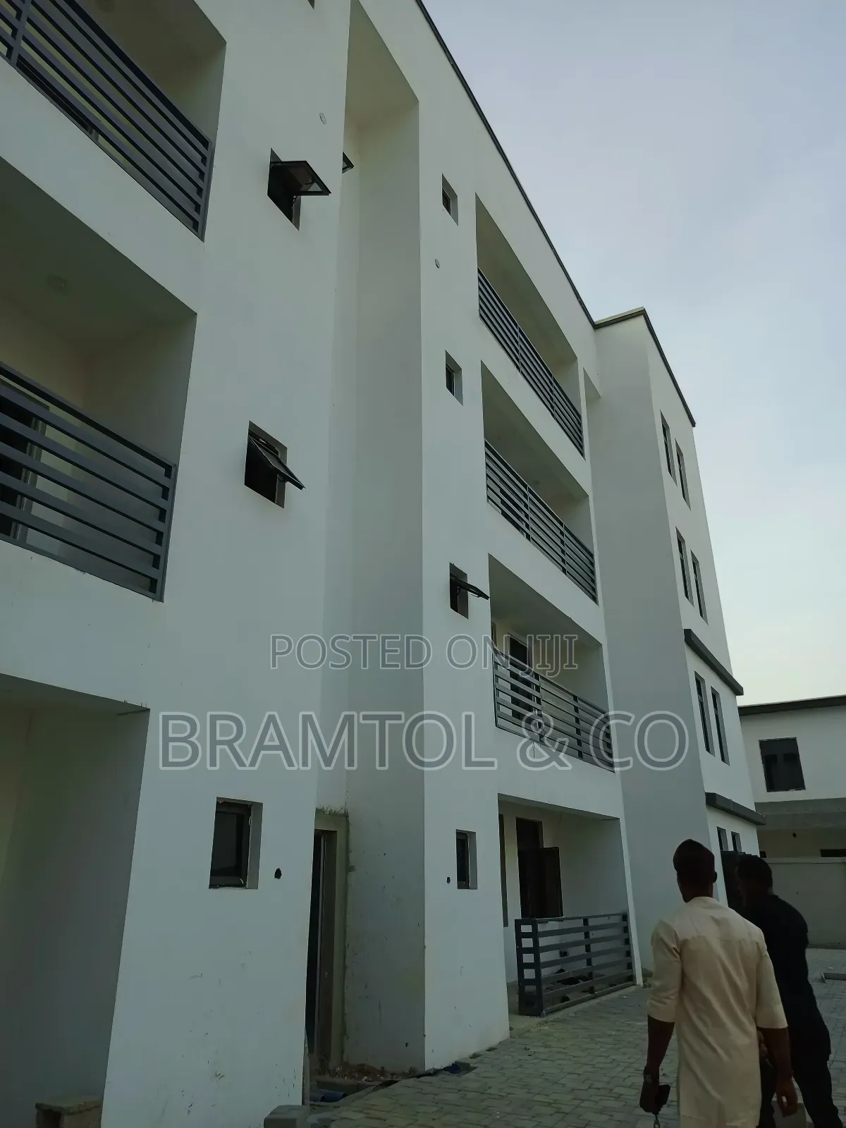 3bdrm Block of Flats in With Bq, Mabushi for sale in Mabushi