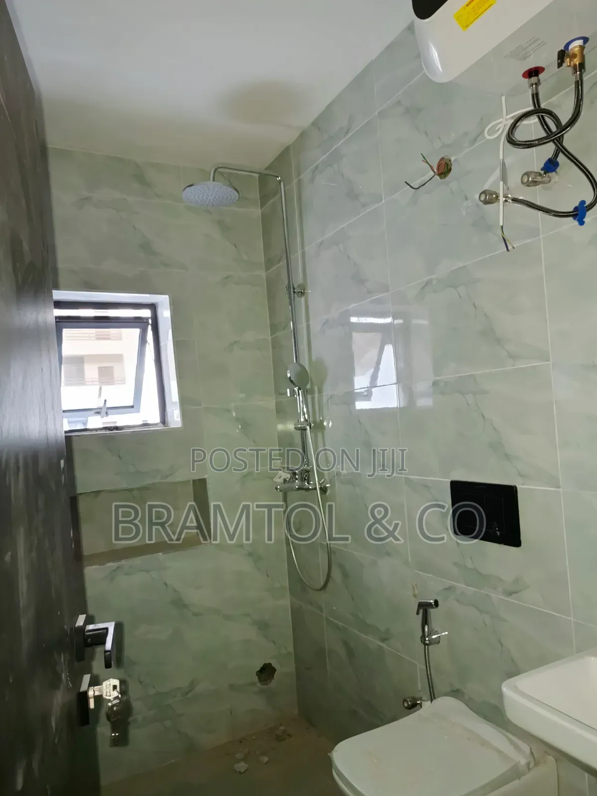 3bdrm Block of Flats in With Bq, Mabushi for sale in Mabushi