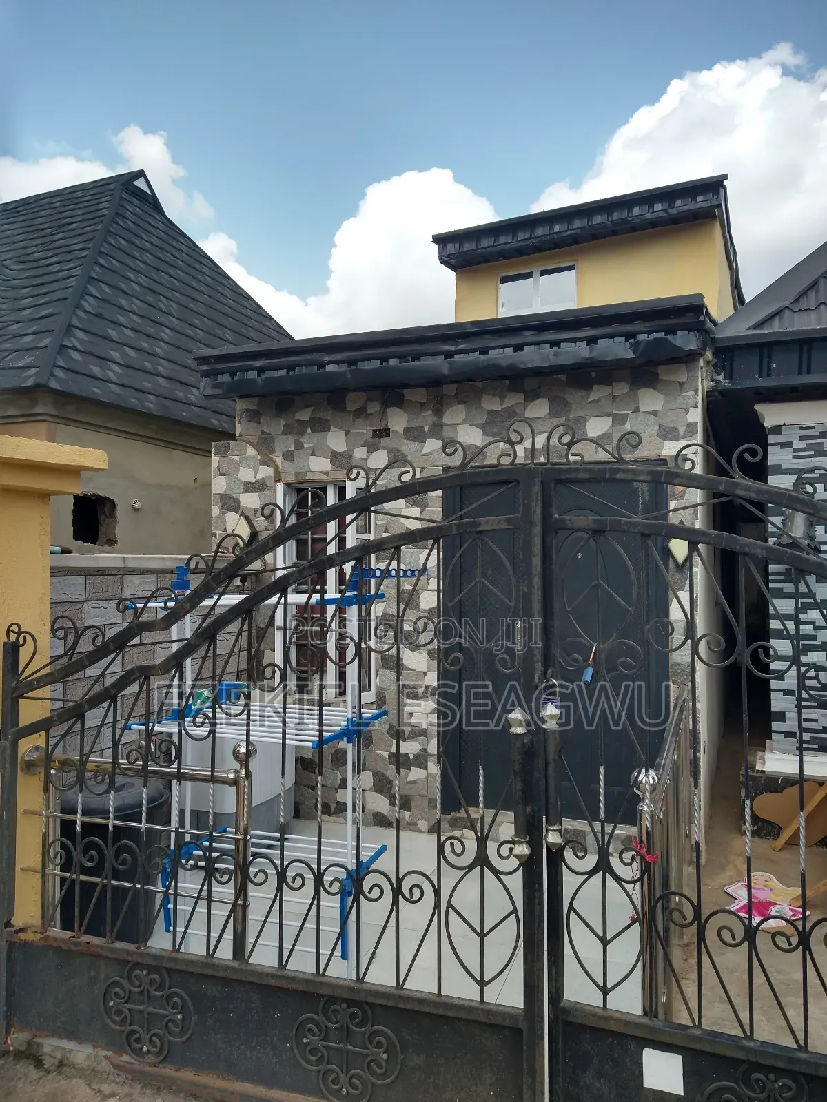 3bdrm Duplex in Obafemi-Owode for sale in Obafemi-Owode