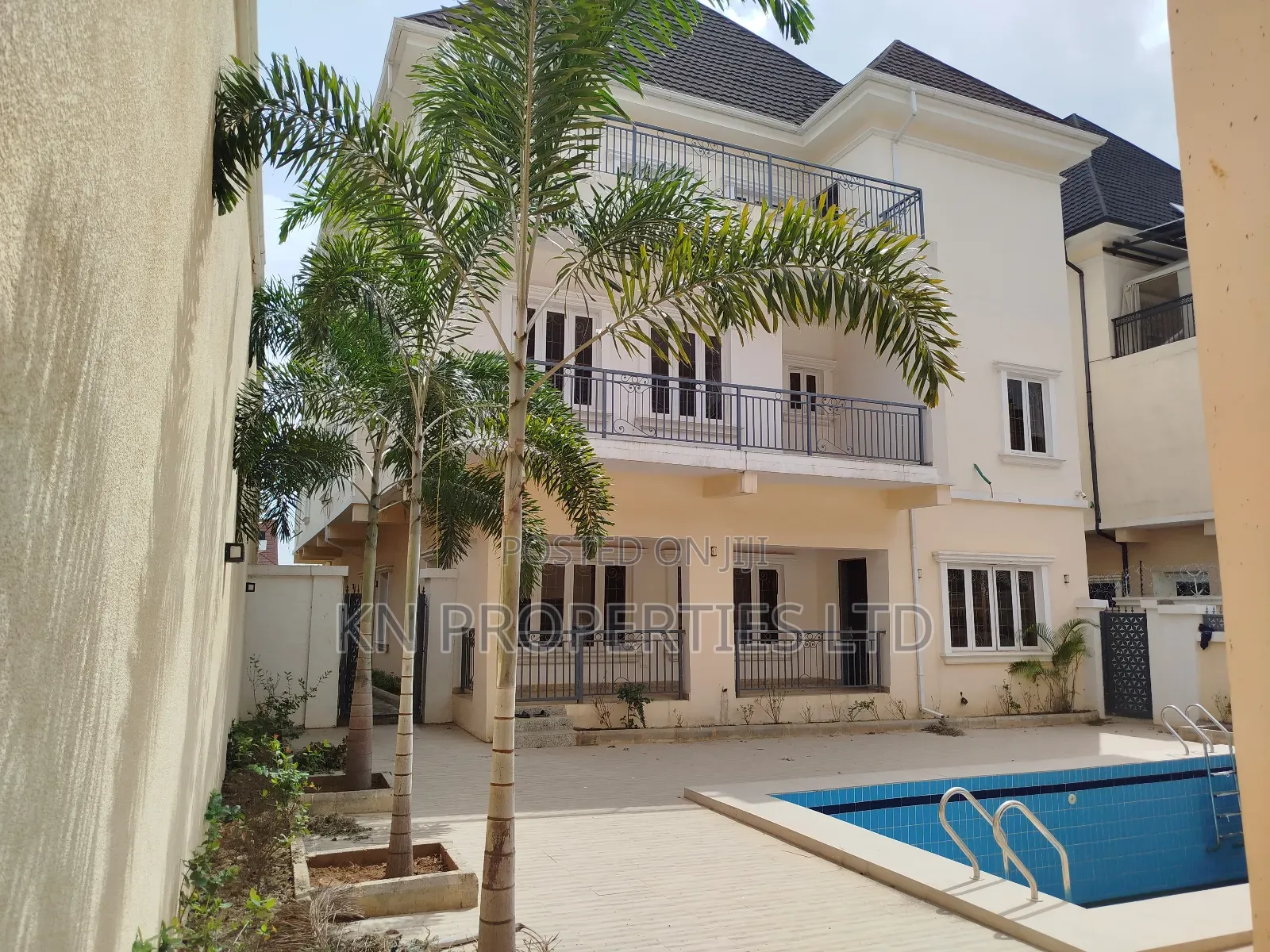 7bdrm Duplex in Asokoro for sale in Asokoro