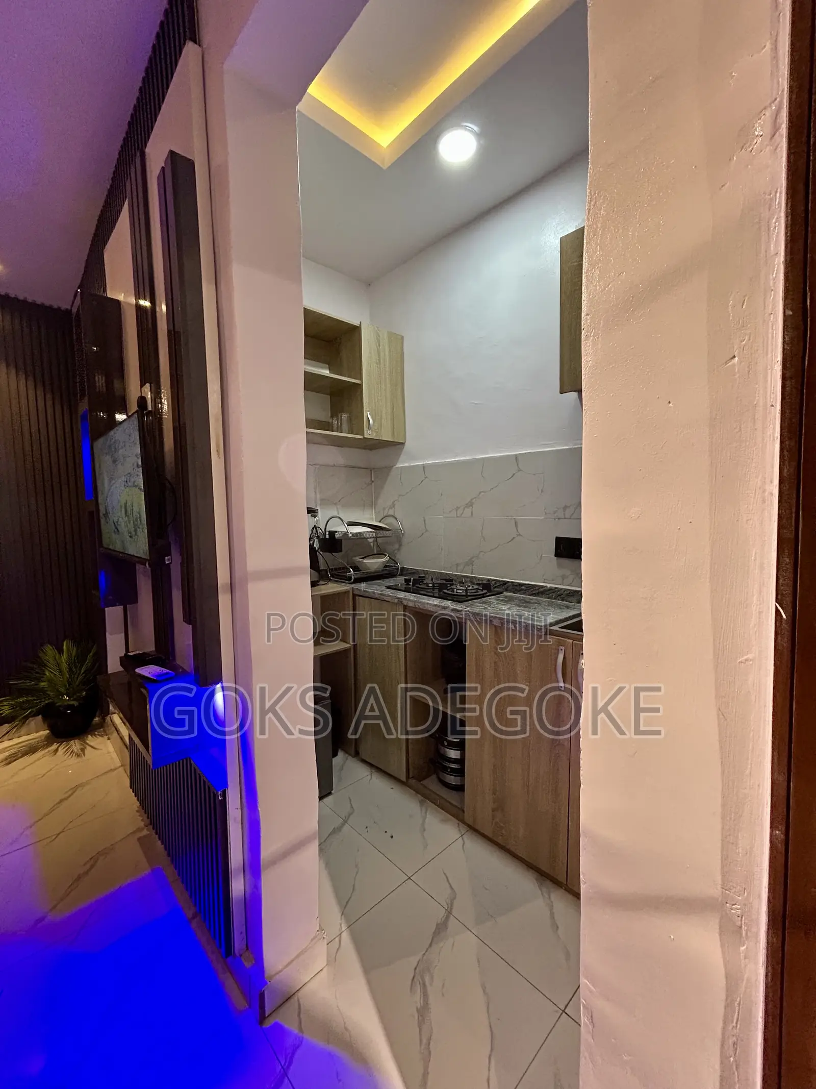 A Studio Apartment in Shomolu / Shomolu