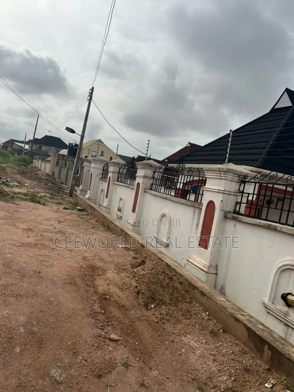 4bdrm Bungalow in Peace Estate Elebu, Akala Express for rent in Akala Express