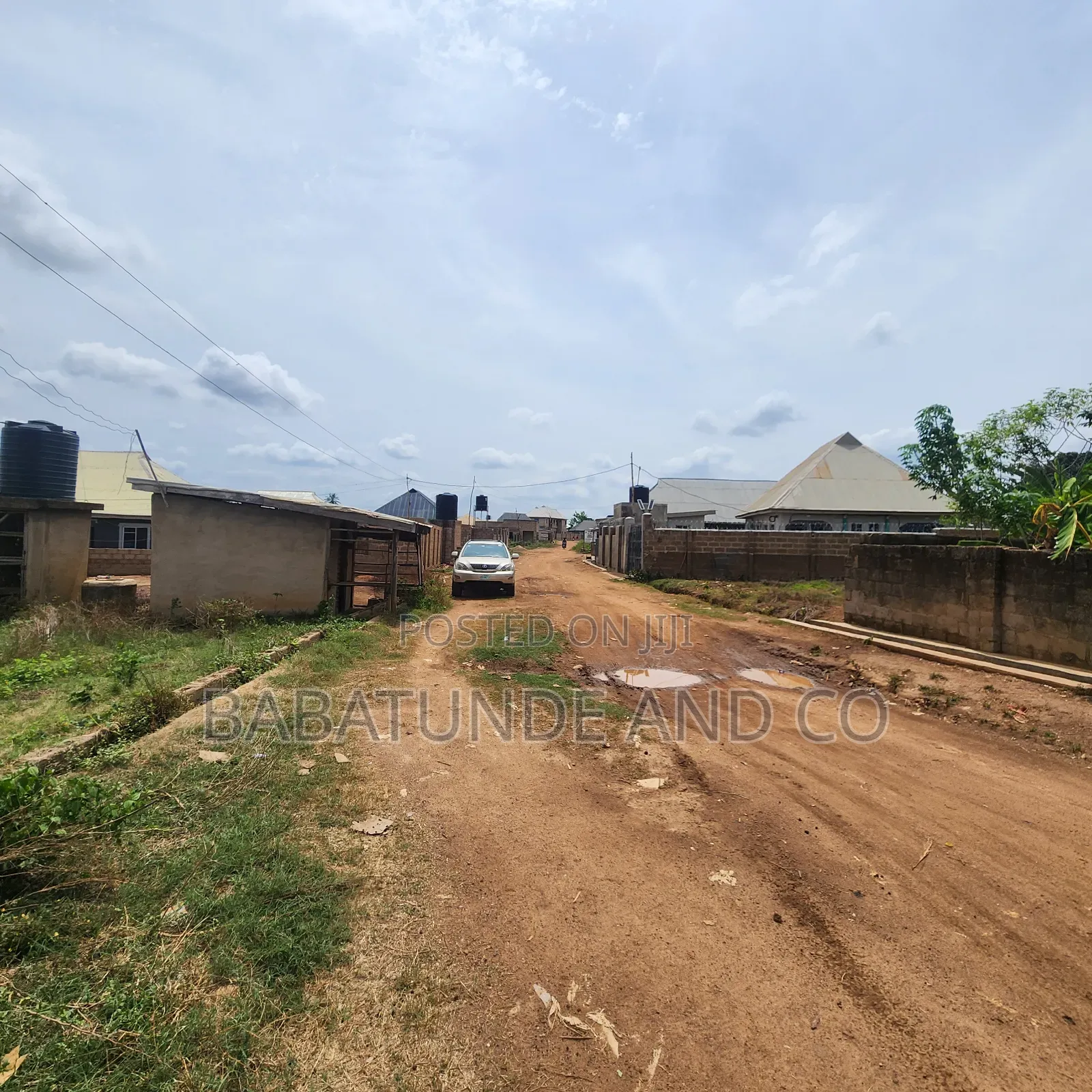3bdrm Bungalow in Laagbe, Akingbile, Moniya for sale in Moniya