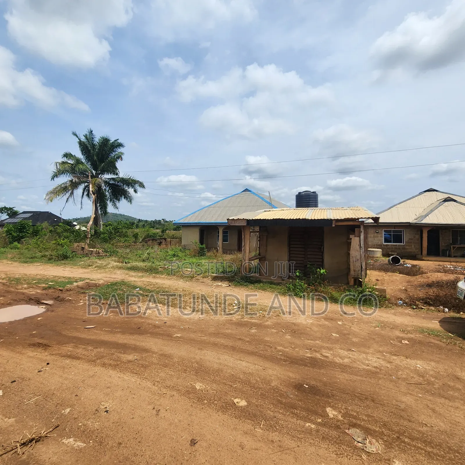 3bdrm Bungalow in Laagbe, Akingbile, Moniya for sale in Moniya