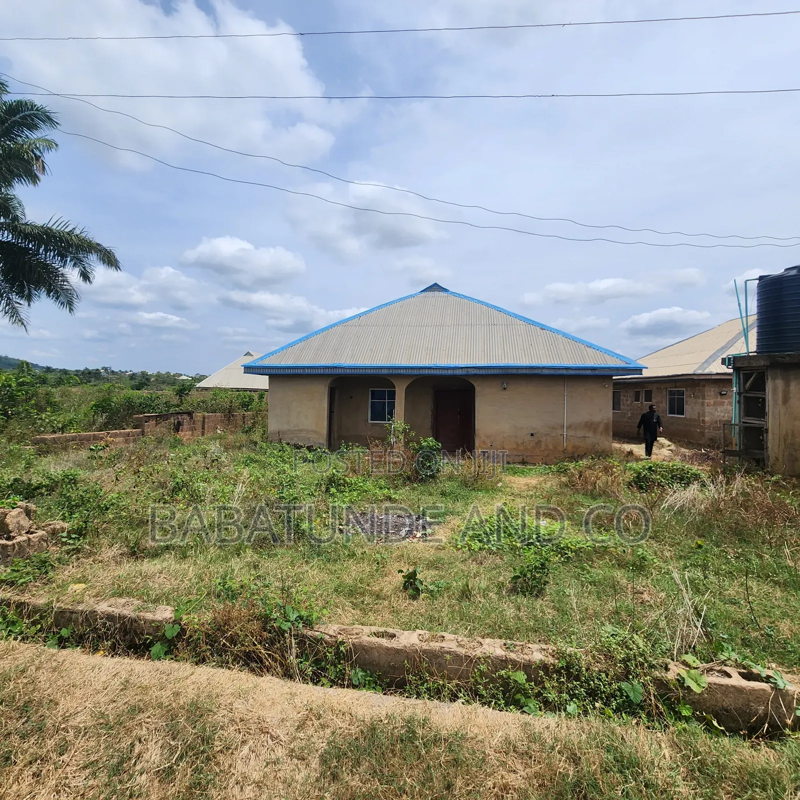 3bdrm Bungalow in Laagbe, Akingbile, Moniya for sale in Moniya