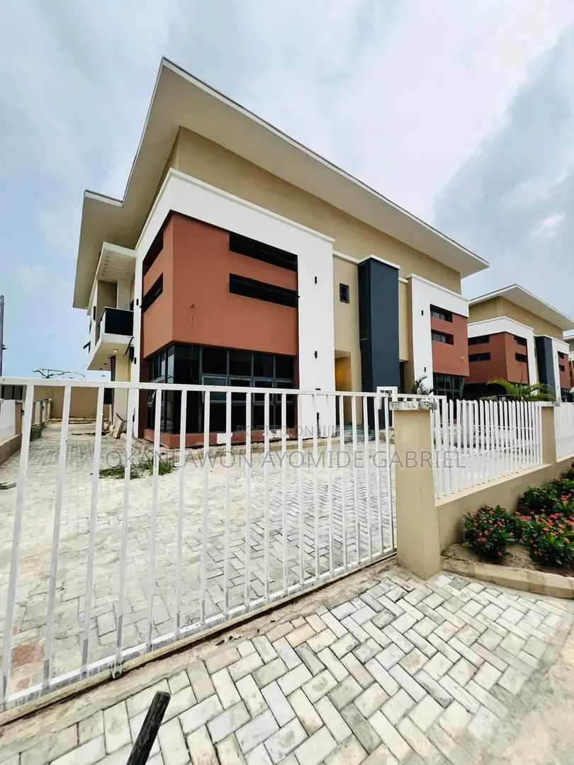 3bdrm Duplex in Ogudu GRA for sale in Ogudu GRA