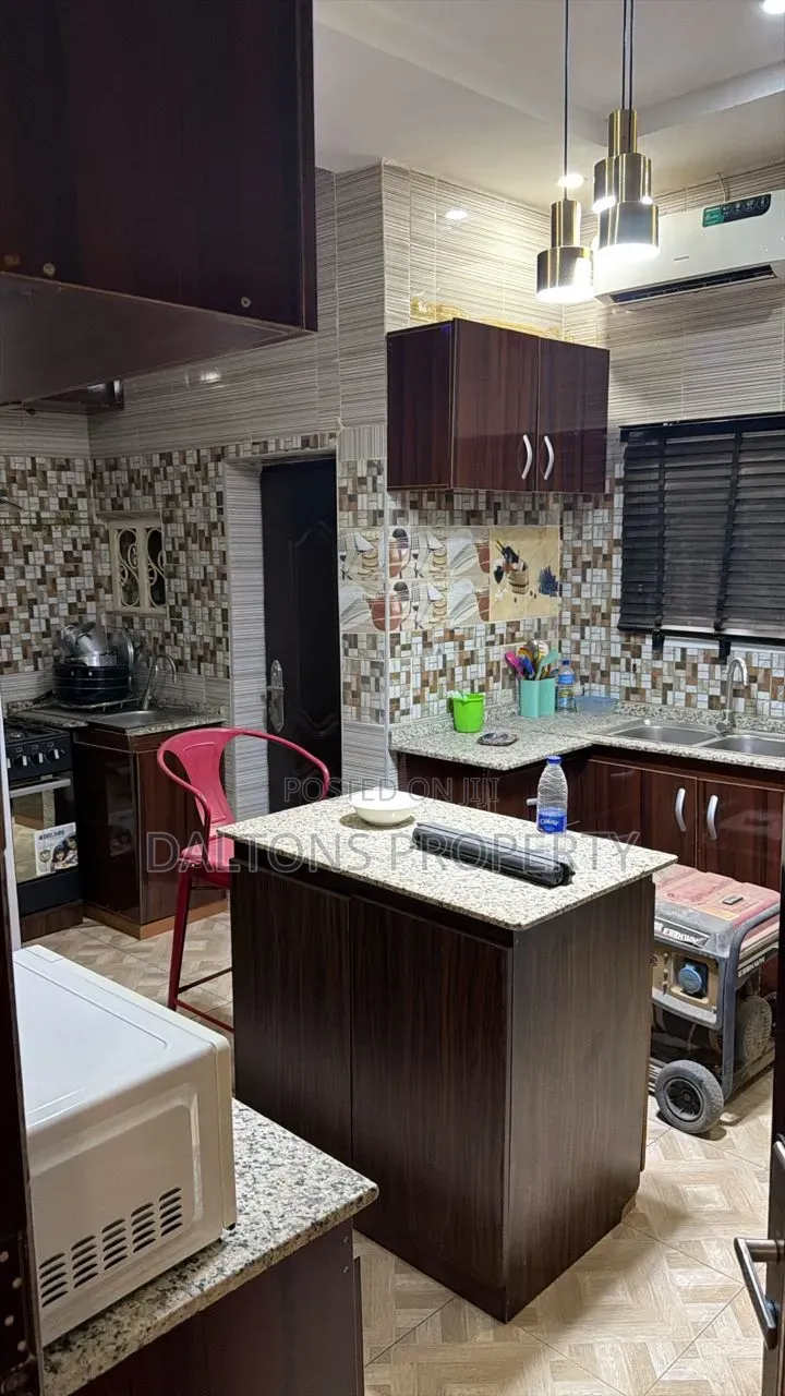Furnished 3bdrm Bungalow in Good Access Road, Sabon Lugbe for rent in Sabon Lugbe