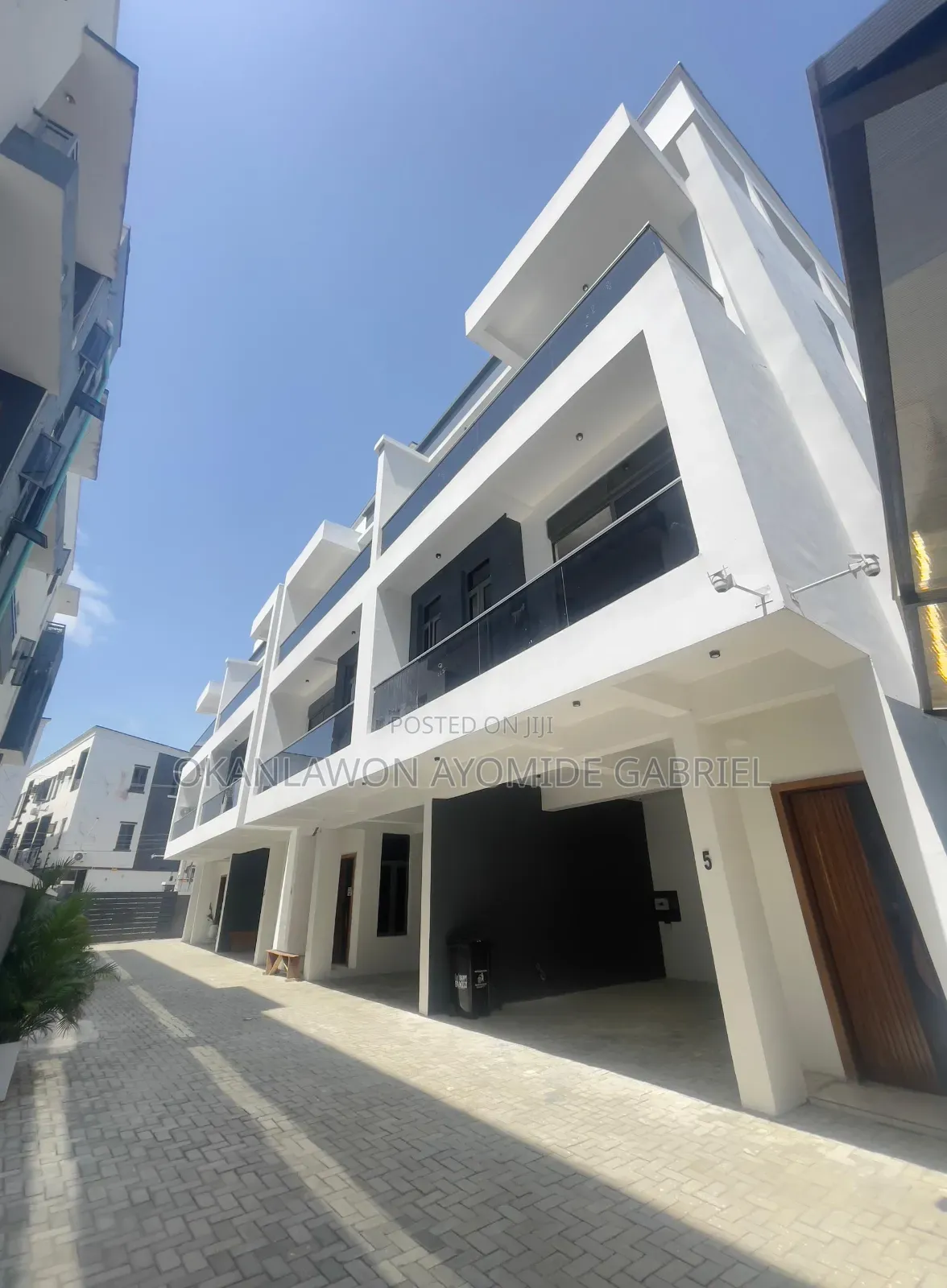 4bdrm Duplex in Ologolo for sale in Ologolo