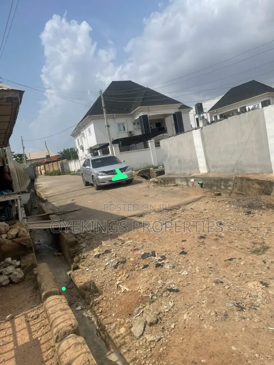 10bdrm Block of Flats in Adeoje Estate for sale in Oluyole Estate