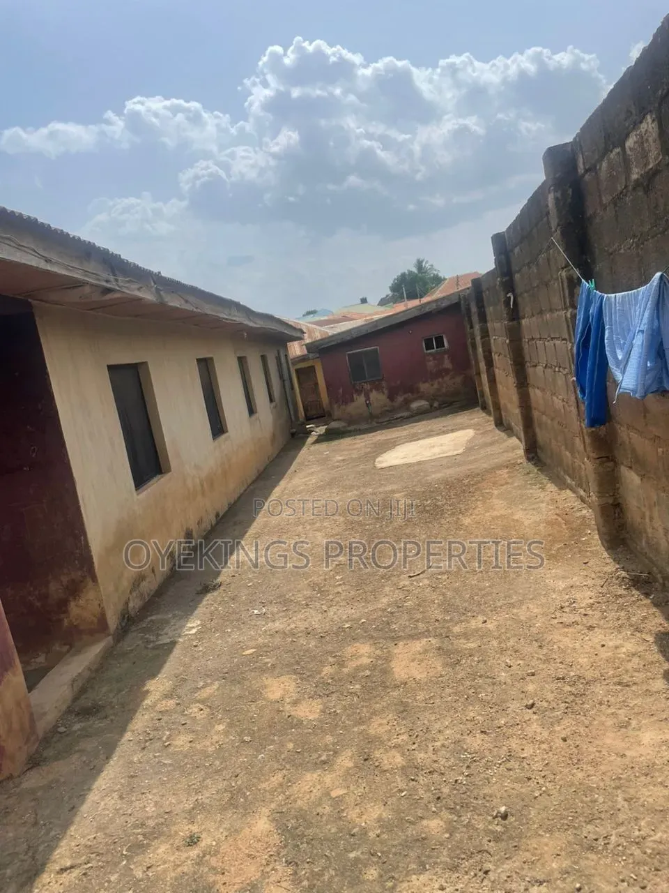 10bdrm Block of Flats in Adeoje Estate for sale in Oluyole Estate