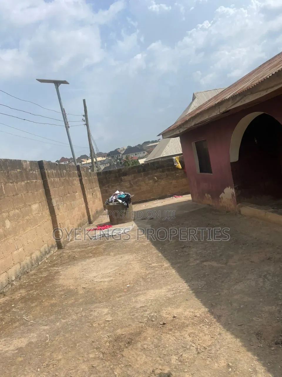 10bdrm Block of Flats in Adeoje Estate for sale in Oluyole Estate