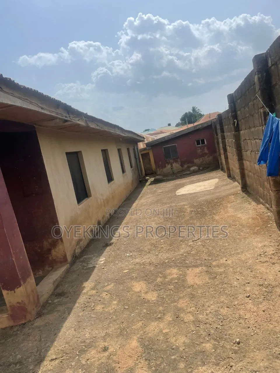 10bdrm Block of Flats in Adeoje Estate for sale in Oluyole Estate