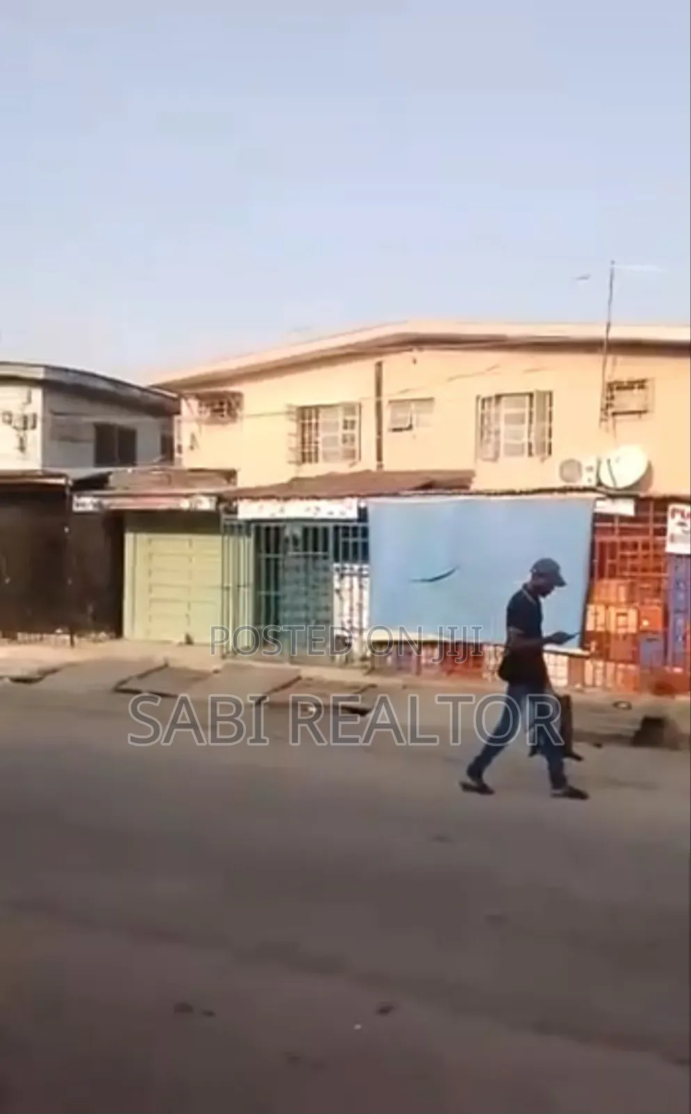 Furnished 3bdrm Block of Flats in Akowonjo for sale in Akowonjo