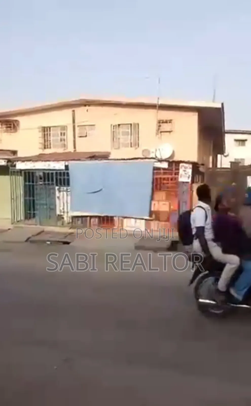 Furnished 3bdrm Block of Flats in Akowonjo for sale in Akowonjo