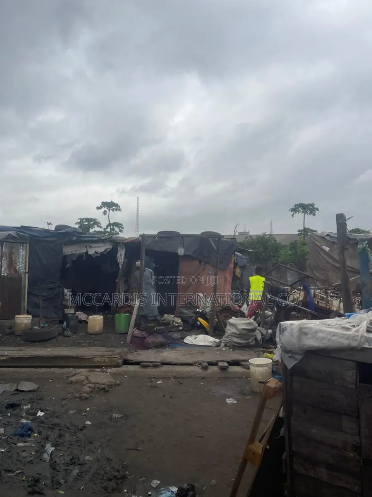 Land Size of 13,000sqm in Oshodi Expressway