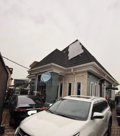 3bdrm Bungalow in Aguda / Surulere for sale in Aguda / Surulere