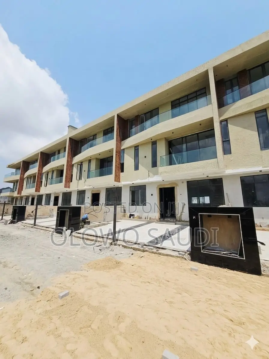 5bdrm Townhouse/Terrace in Lekki Phase 1 for sale in Lekki Phase 1