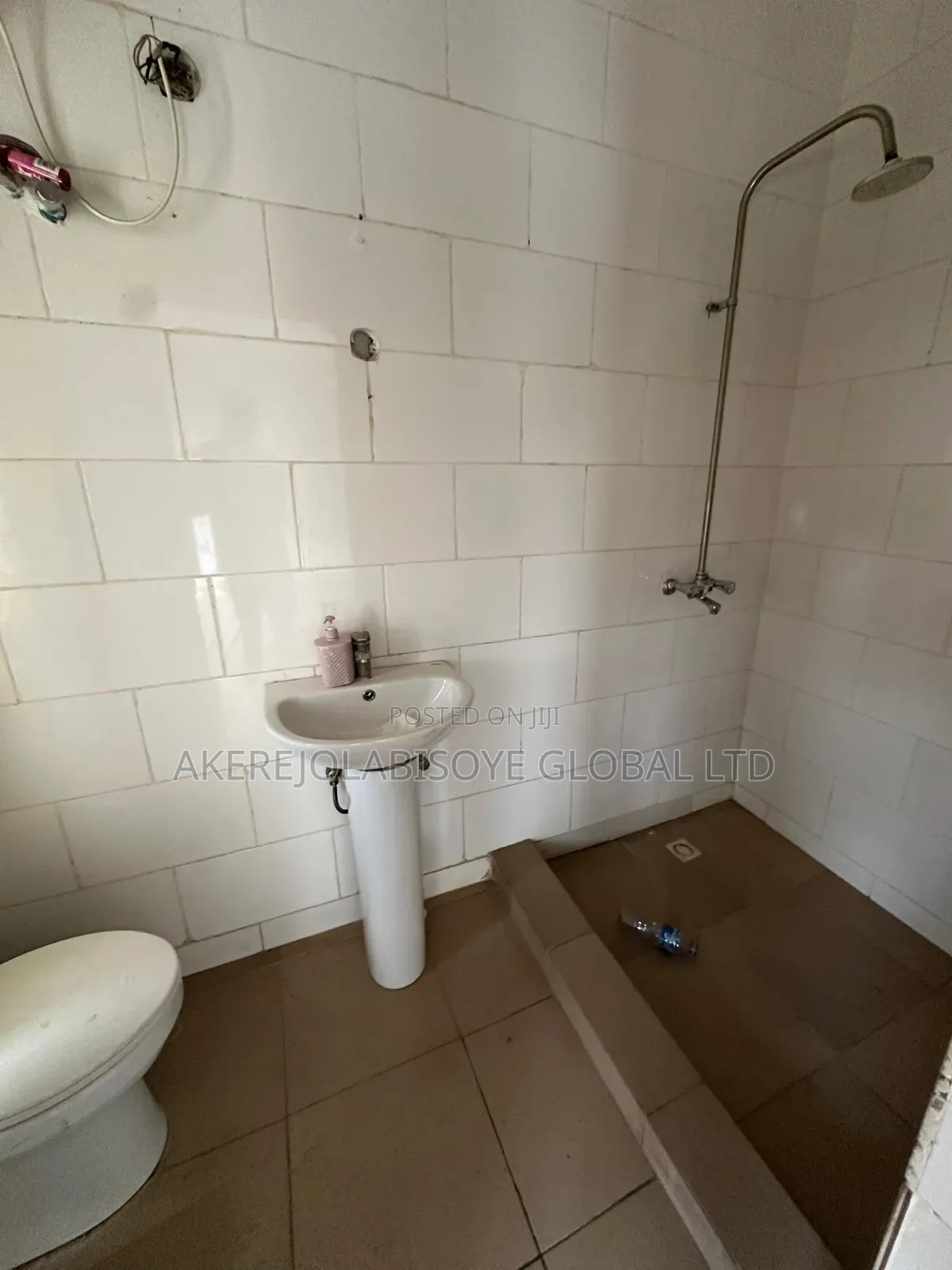 3bdrm Townhouse / Terrace in Around Godab for rent in Life Camp