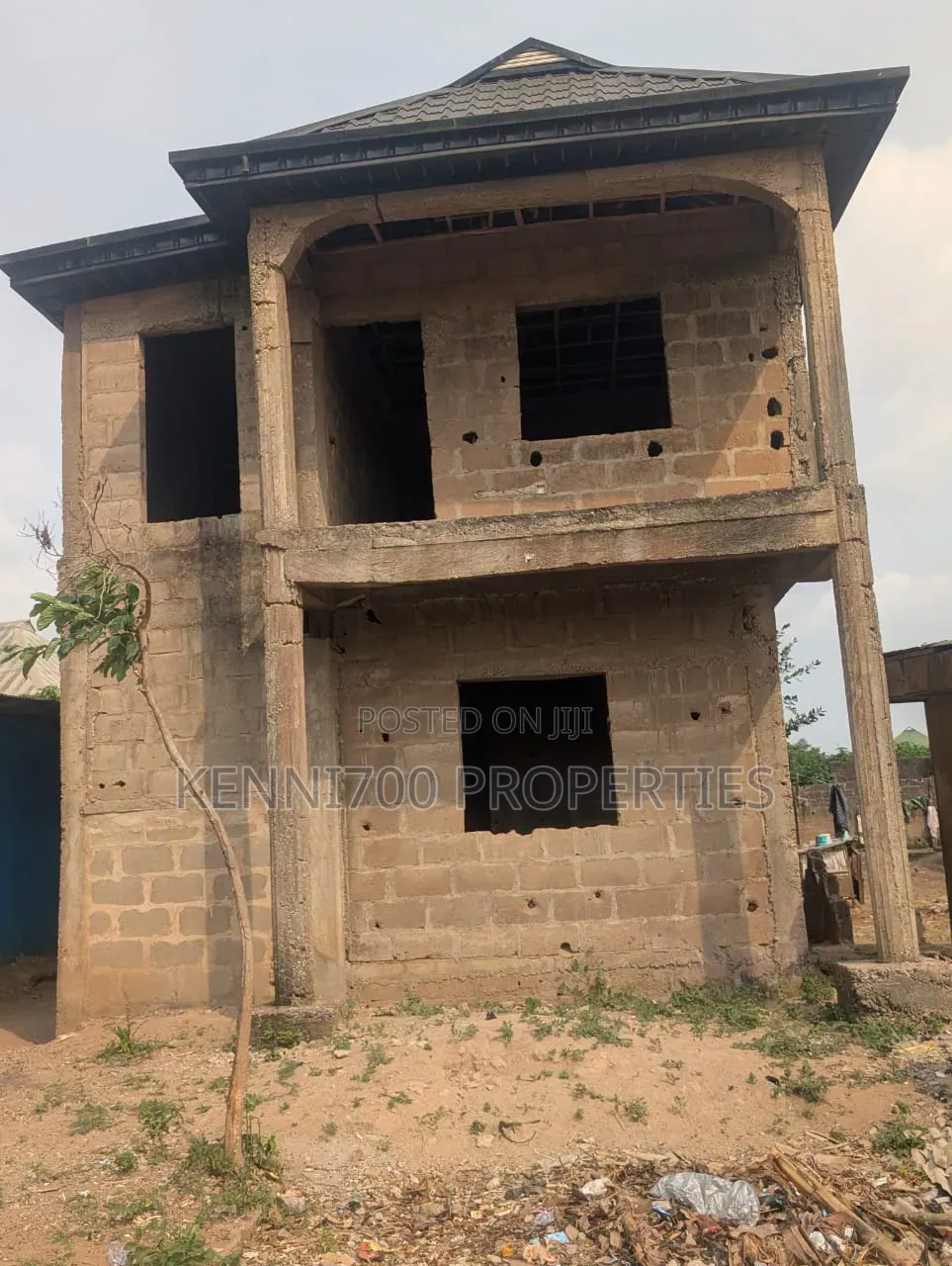 Block of 4 Flats (Carcass) for Sale in Dalemo, Alakuko in Alakuko