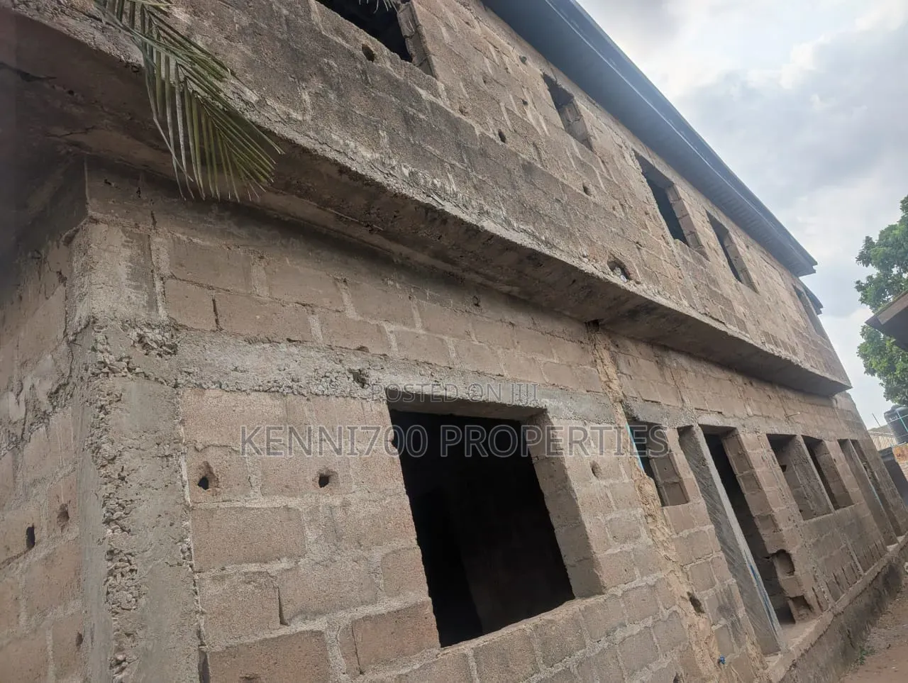Block of 4 Flats (Carcass) for Sale in Dalemo, Alakuko in Alakuko