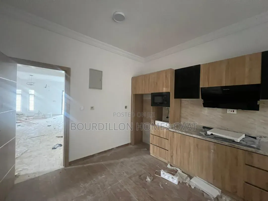 3bdrm Duplex in Lekki Phase 1 for sale in Lekki Phase 1