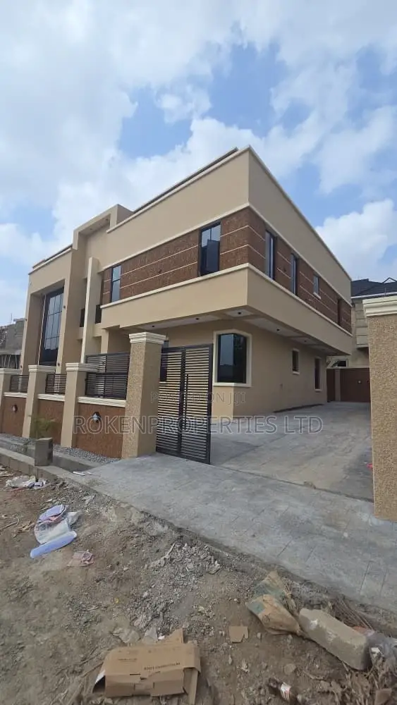 4bdrm Duplex in Calton Gate Gra, Akobo for sale in Akobo