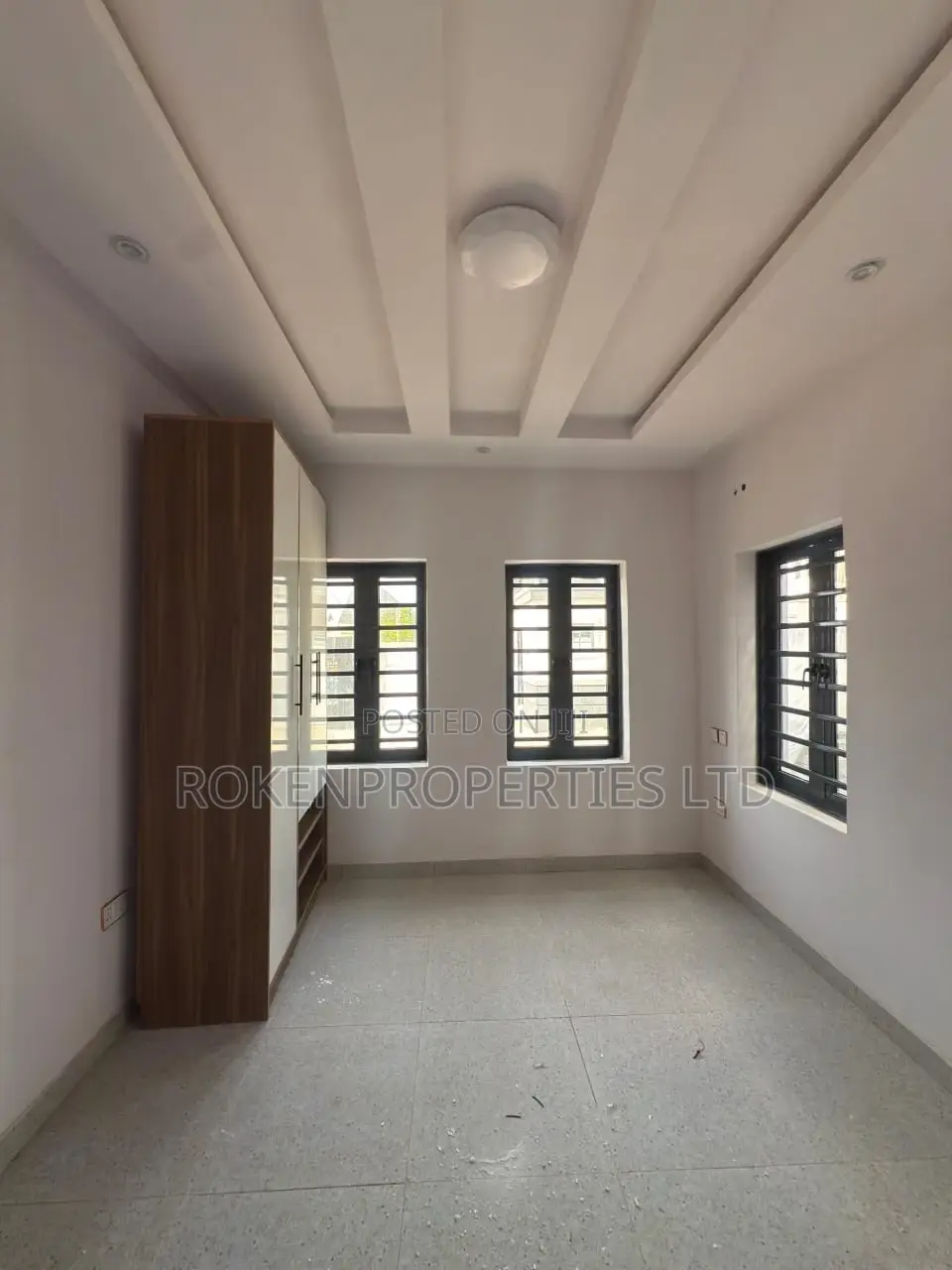 3bdrm Apartment in Kolapo Ishola Gra, Akobo for sale in Akobo