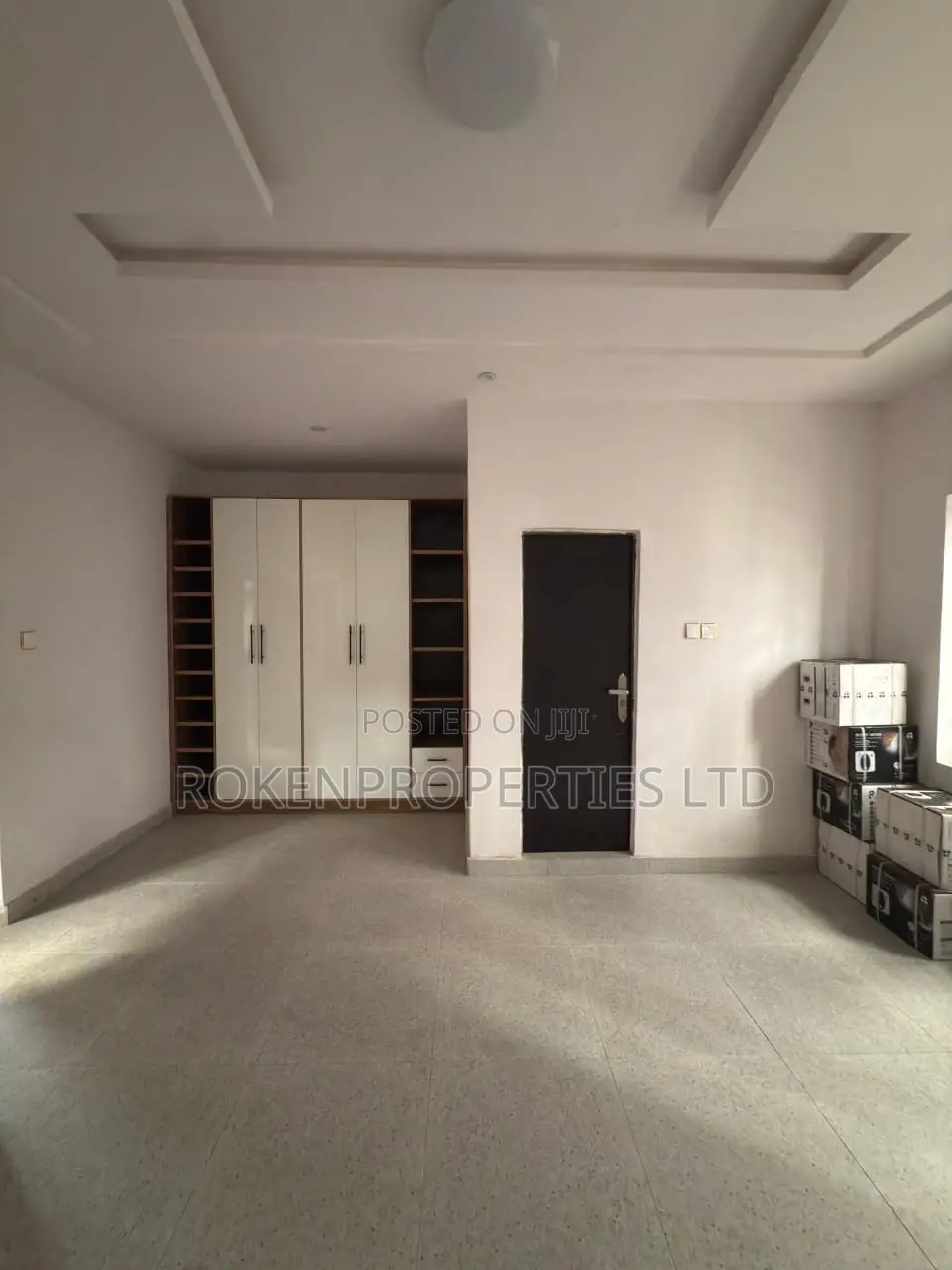 3bdrm Apartment in Kolapo Ishola Gra, Akobo for sale in Akobo