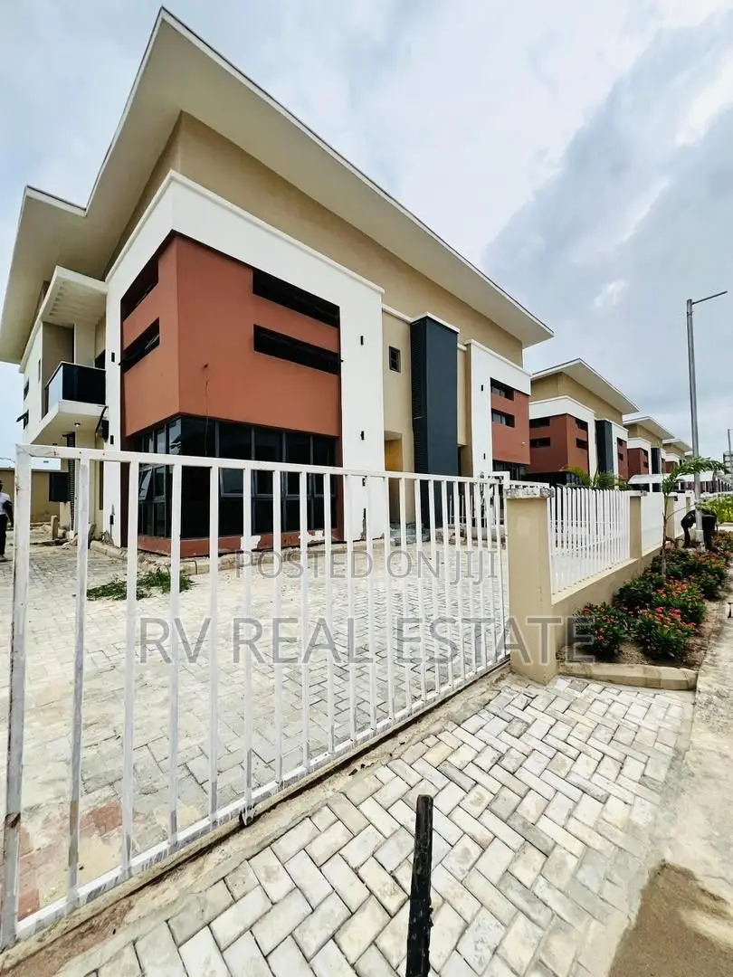 3bdrm Duplex in Ogudu GRA for sale in Ogudu GRA