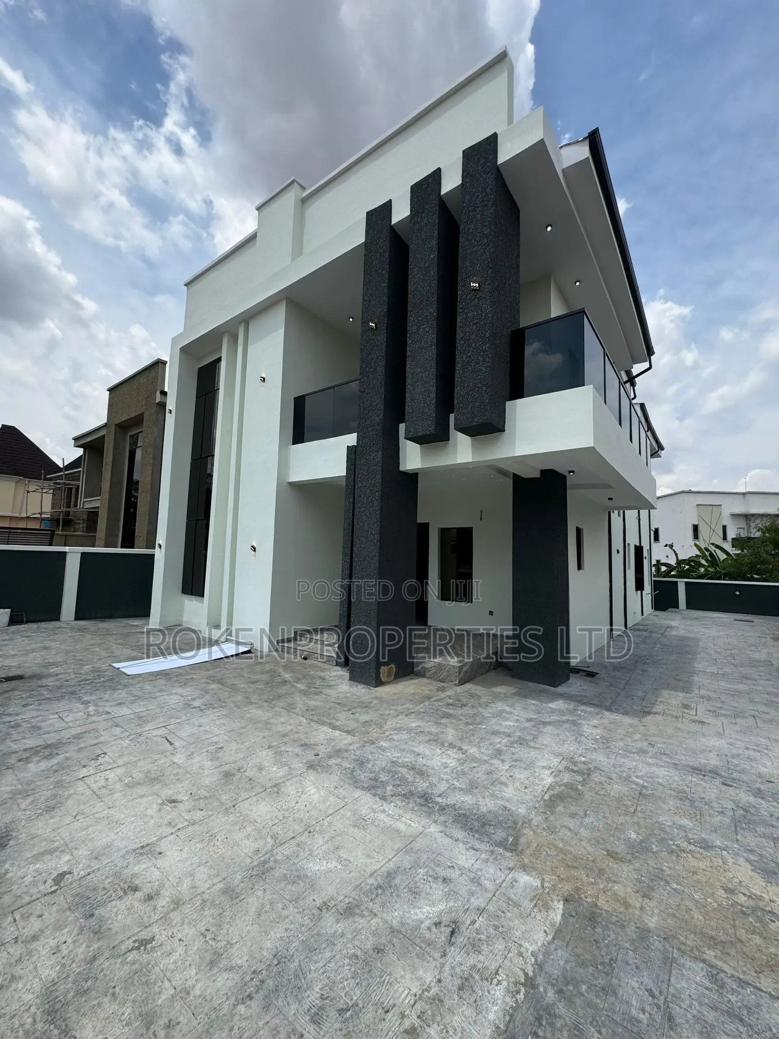 4bdrm Duplex in Calton Gate Gra for sale in Akobo