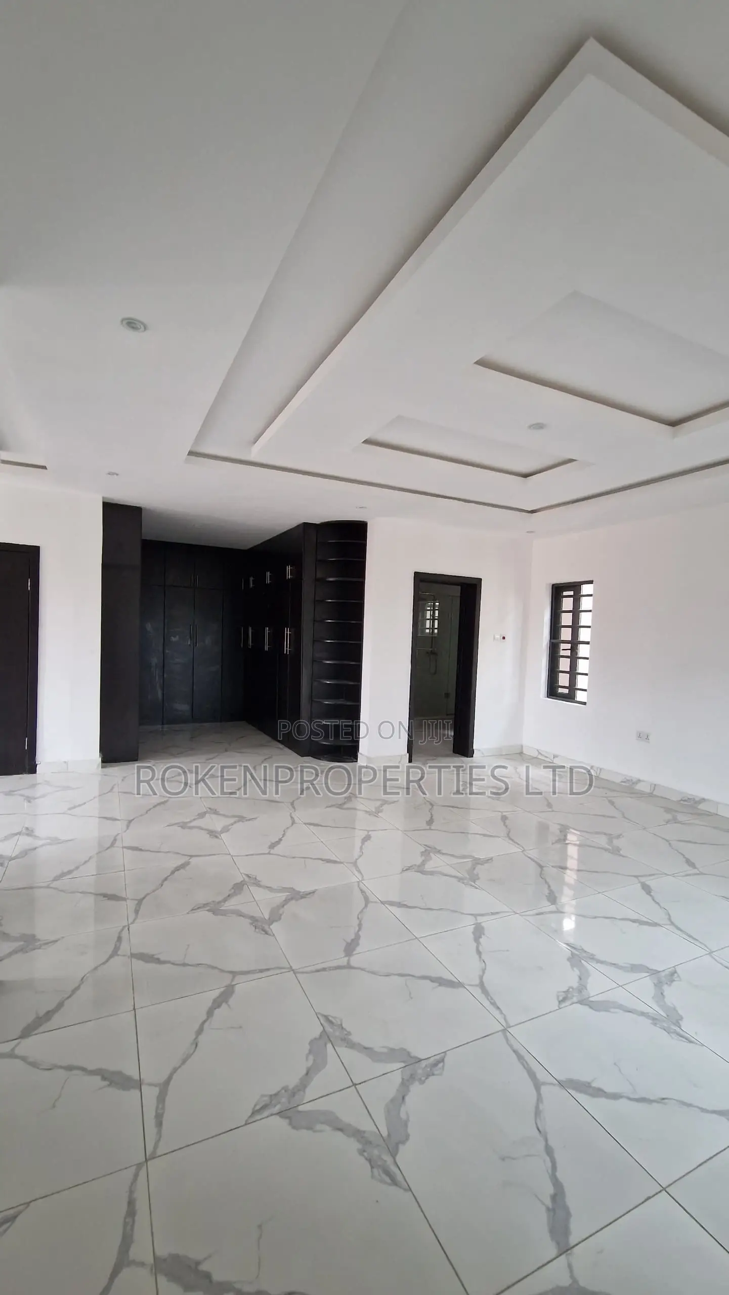 5bdrm Duplex in Oluyole Estate for sale in Oluyole Estate