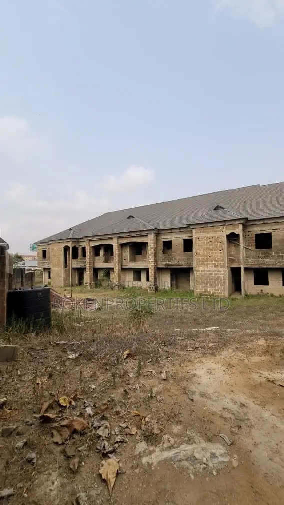 Mixed Use Property of 1o Flats for Sale in Samonda Ibadan in Samonda
