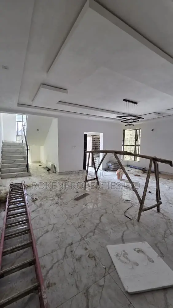 4bdrm Duplex in Kolapo Ishola Gra for sale in Akobo