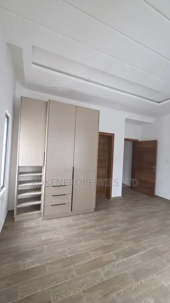 4bdrm Duplex in Kolapo-Ishola Gra, Akobo for sale in Akobo