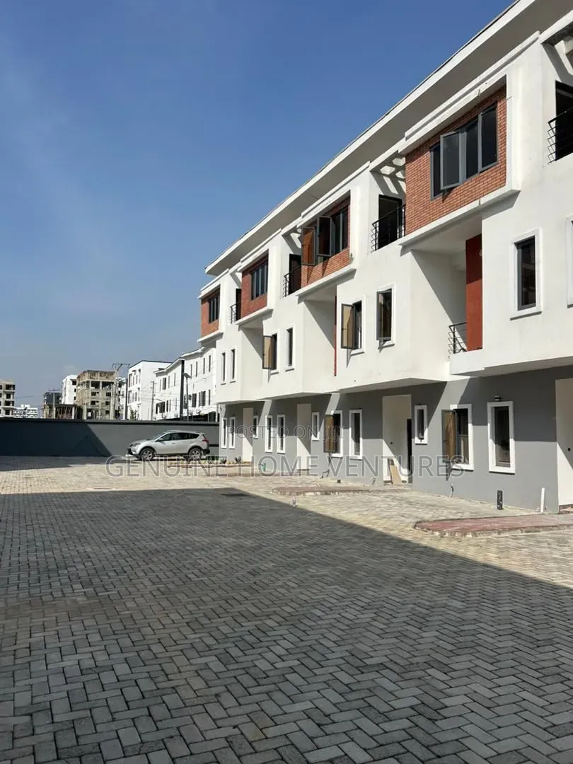 4bdrm Duplex in Ikate for sale in Ikate