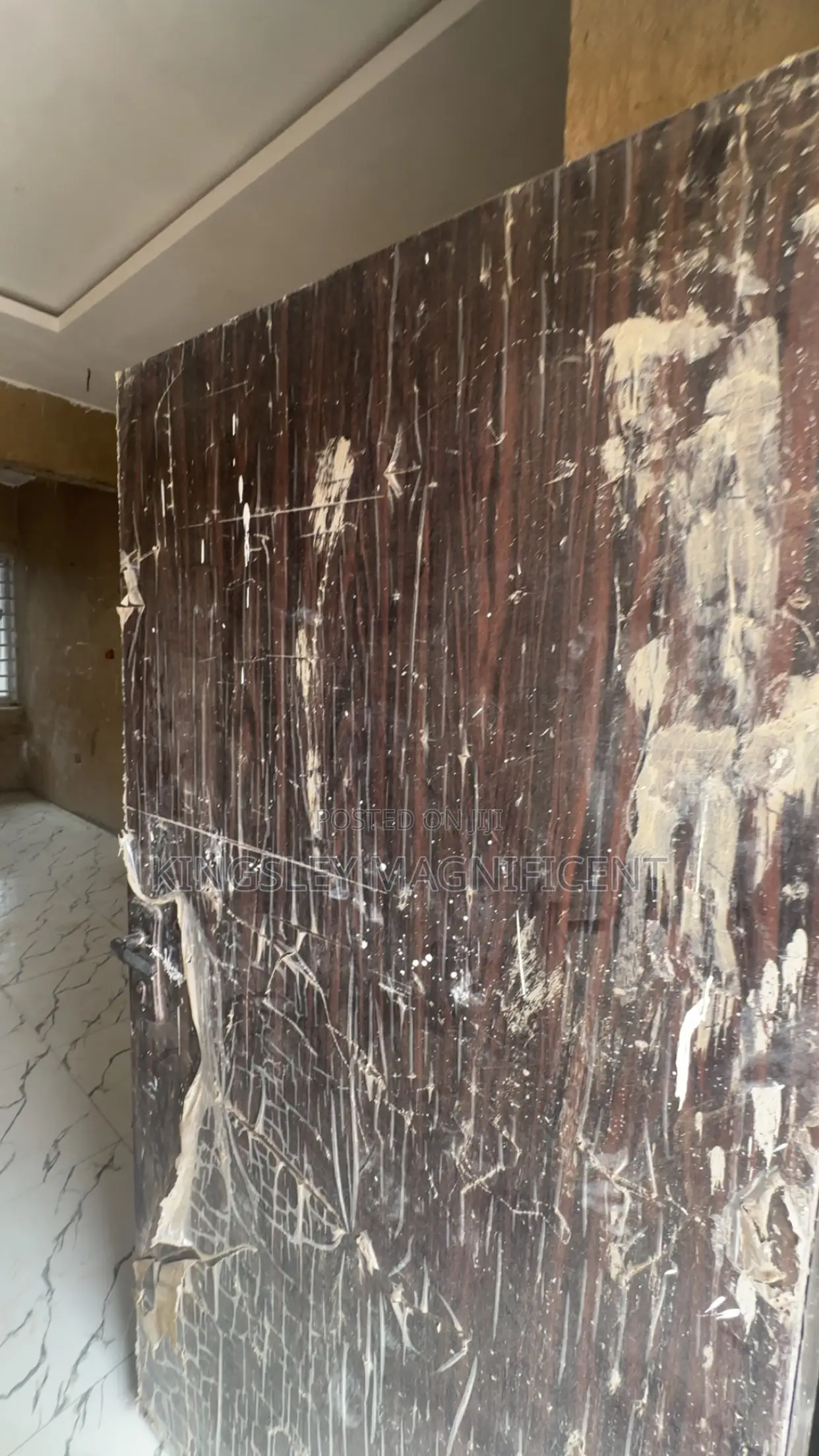 3bdrm Block of Flats in Kyami Airport Road, Lugbe District for sale in Lugbe District