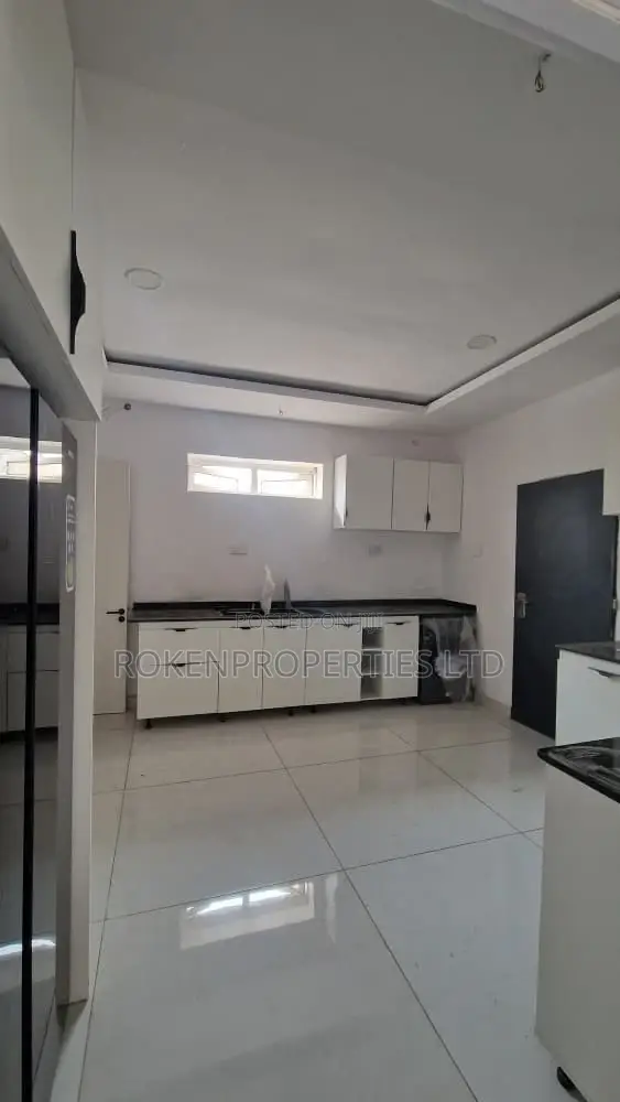 4bdrm Duplex in Kolapo Ishola Gra, Akobo for sale in Akobo