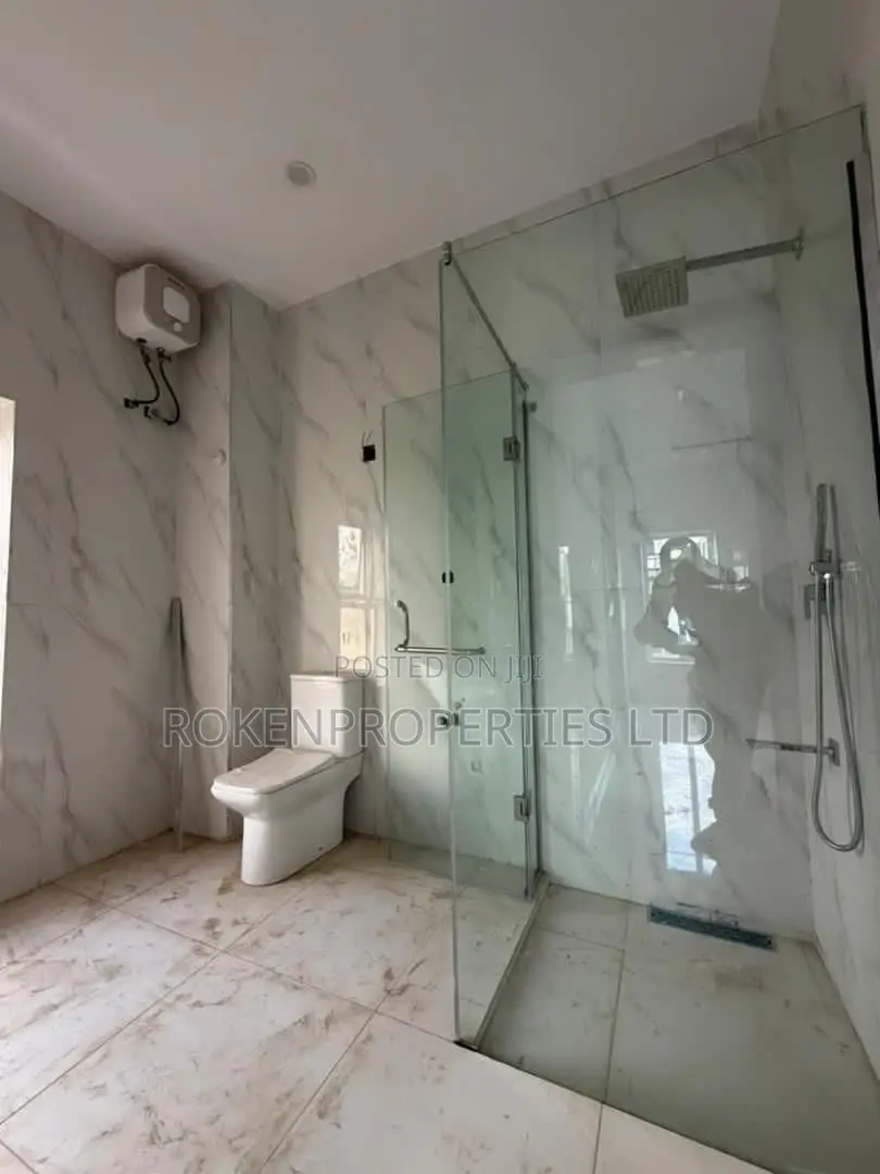 4bdrm Duplex in Kolapo Ishola Gra, Akobo for sale in Akobo