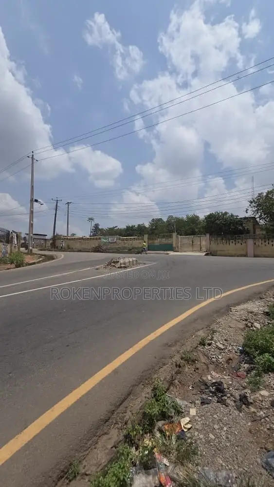 A Commercial Land Measuring 1300sqm for Sale at Mokola in Ibadan