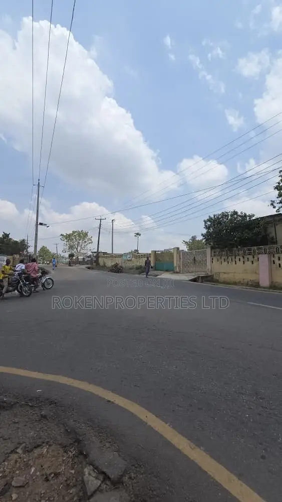 A Commercial Land Measuring 1300sqm for Sale at Mokola in Ibadan