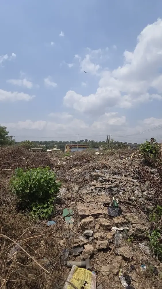 A Commercial Land Measuring 1300sqm for Sale at Mokola in Ibadan