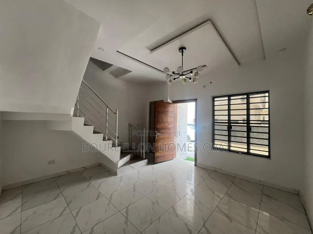 3bdrm Duplex in Ikota Villa Estate, for sale in Ikota