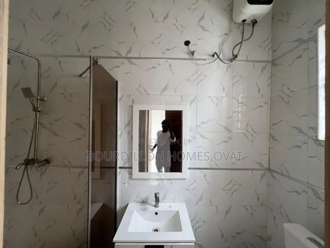 3bdrm Duplex in Ikota Villa Estate, for sale in Ikota