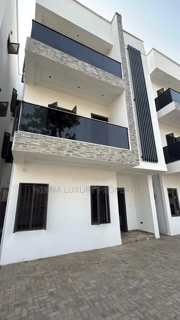 5bdrm Townhouse/Terrace in Life Camp, A.A Rano for sale in Life Camp