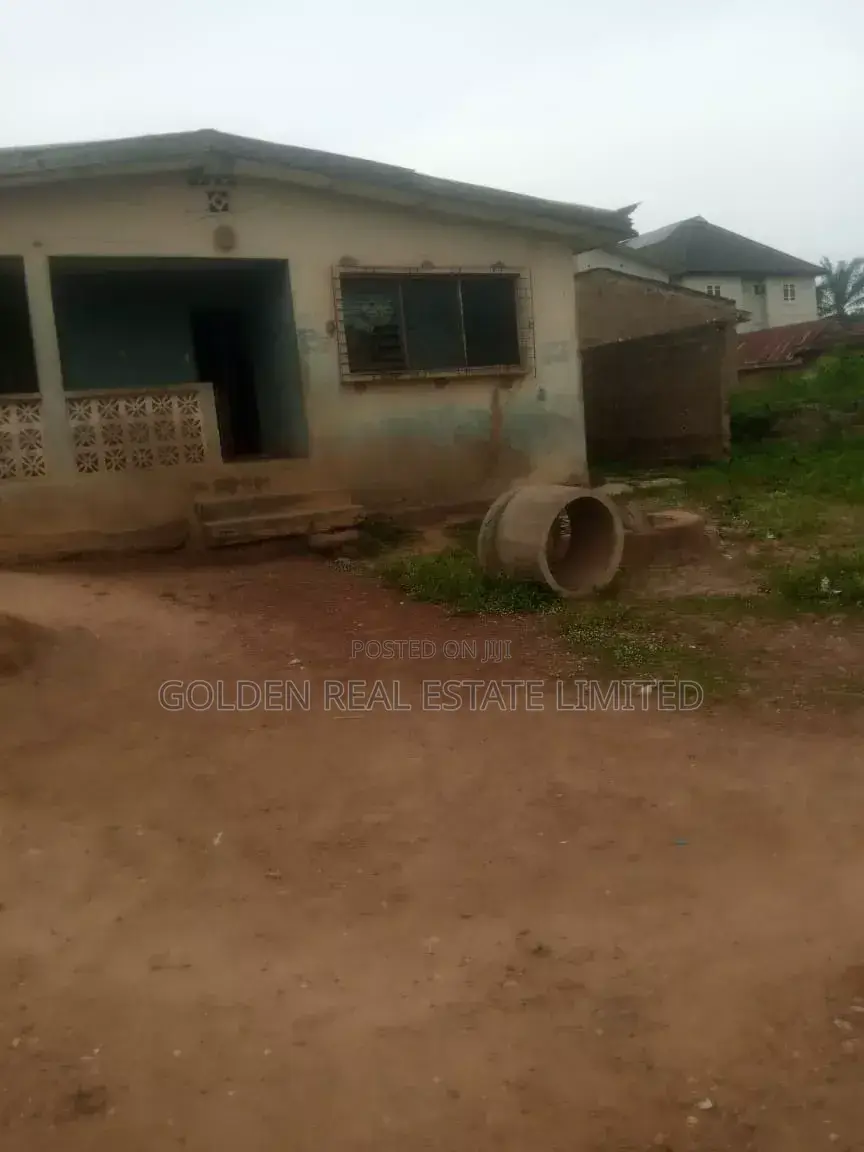 8bdrm House in Ado for sale in Ado
