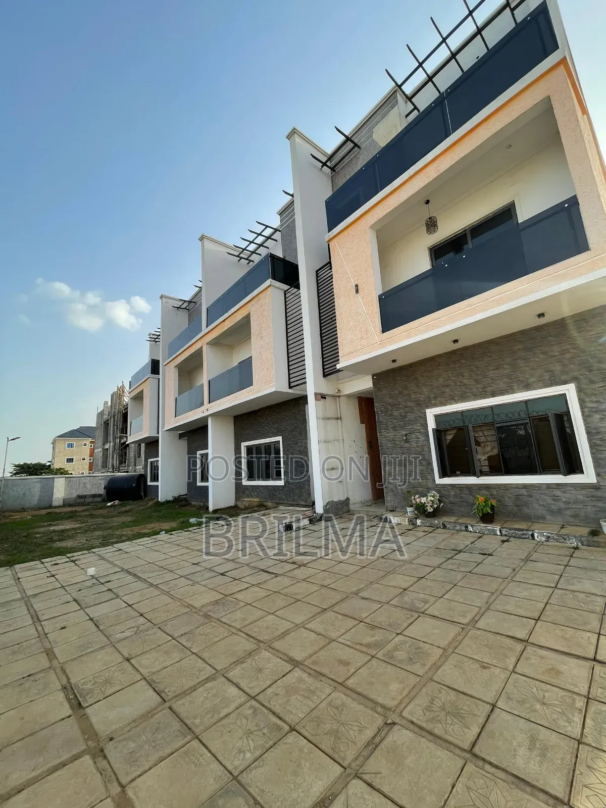 4bdrm Duplex in Life Camp for sale in Life Camp